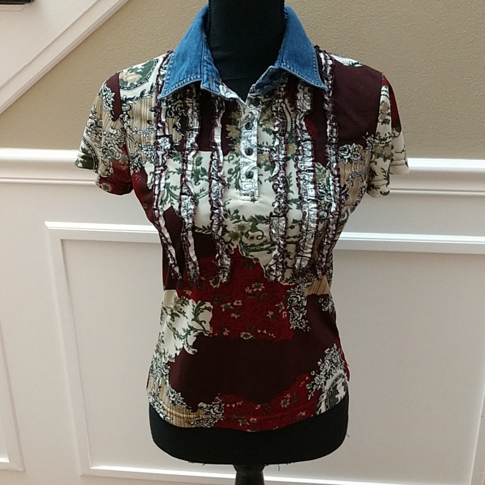 Street one top. Sheer material w/ beautiful colors. Short sleeve collared blouse